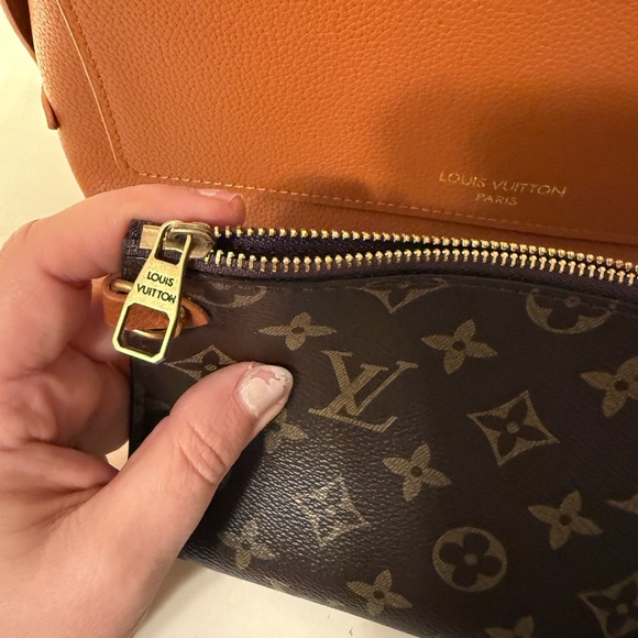 Tan Leather Shoulder Bag - Picture 11 of 13